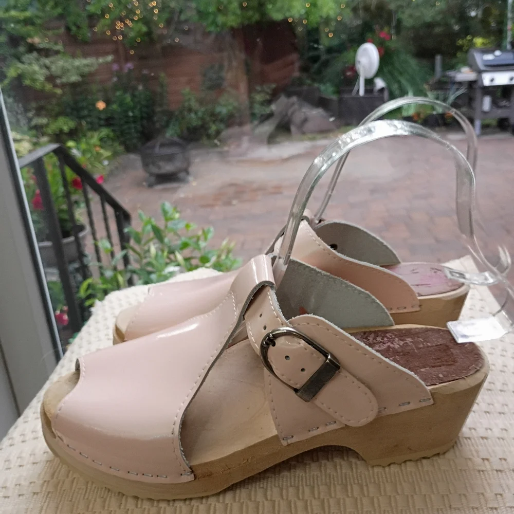 NWT.Hanna Andersson Swedish wooden Clogs  in pink leather - Sandals Size 37. - Picture 2 of 8